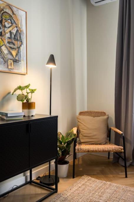 Exquisite Art Deco 2Br Apartment Prime Location Bucureşti Eksteriør bilde