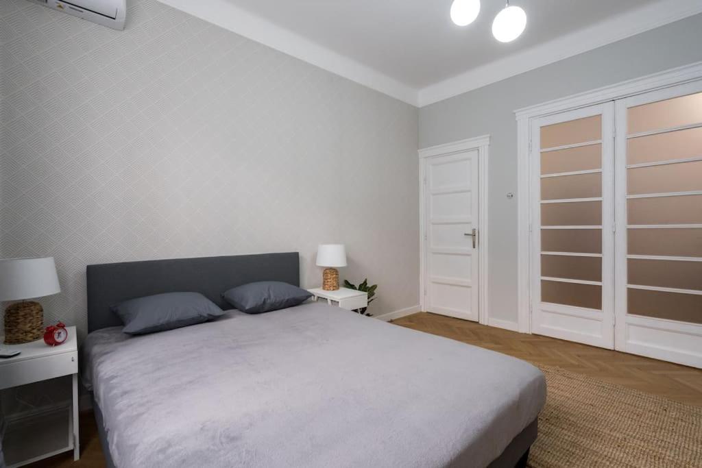 Exquisite Art Deco 2Br Apartment Prime Location Bucureşti Eksteriør bilde